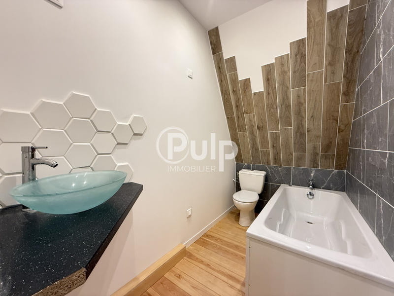 Maison - 300 m² - 9 pièces