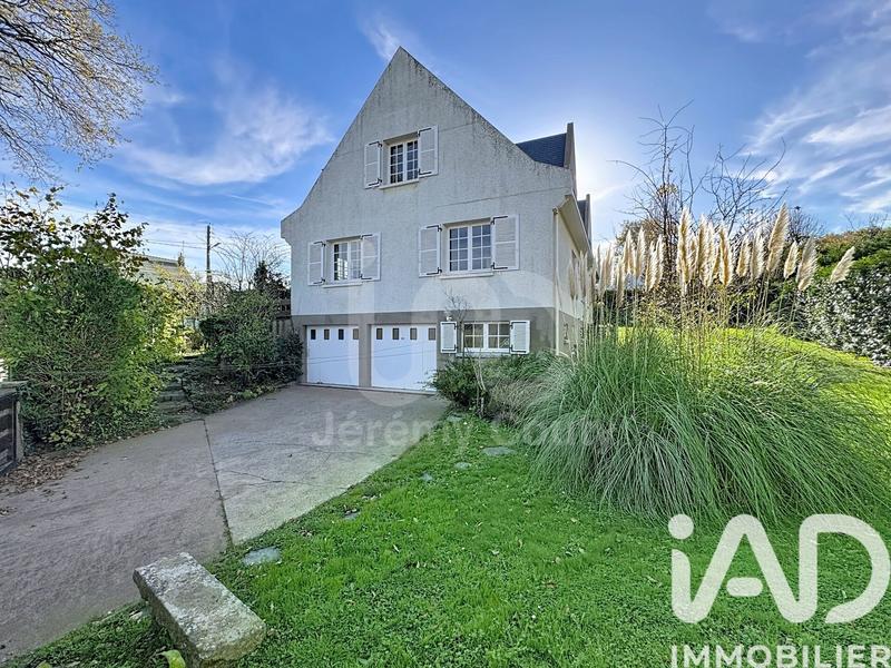 Maison - 239 m² - 9 pièces