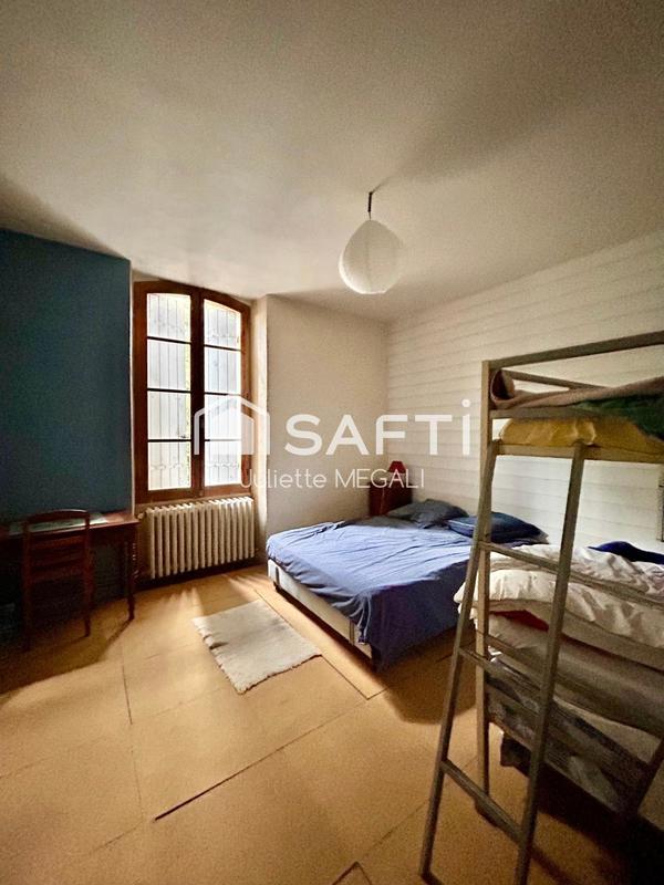 Maison - 170 m² - 9 pièces