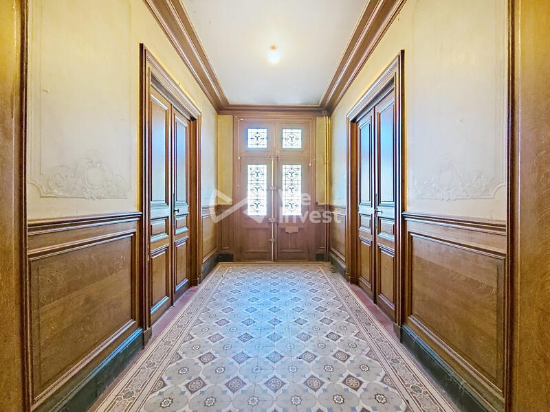 Maison - 427 m² - 14 pièces