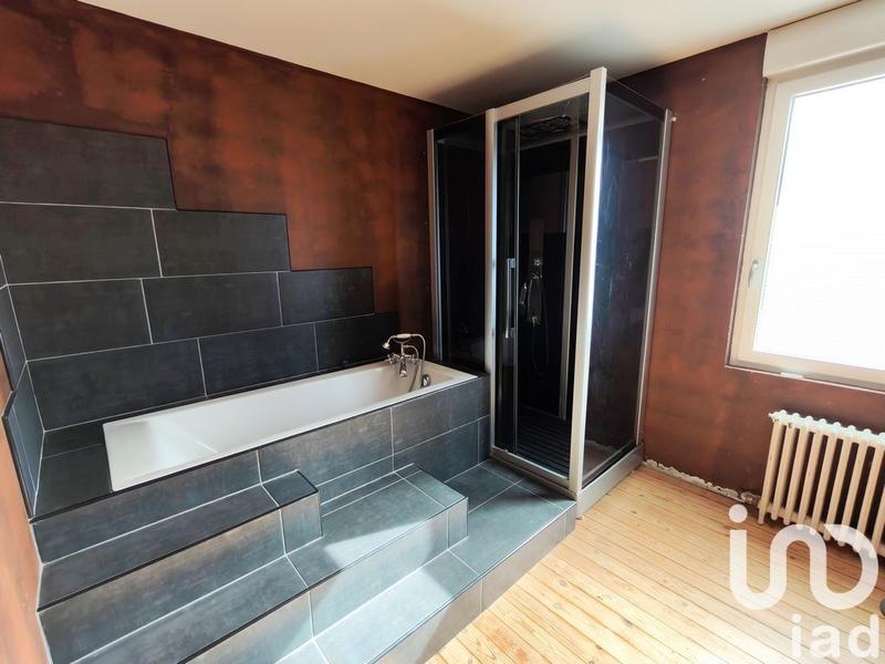 Maison - 235 m² - 8 pièces