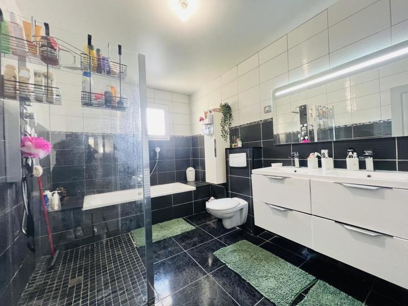 Pavillon - 155 m² - 6 pièces