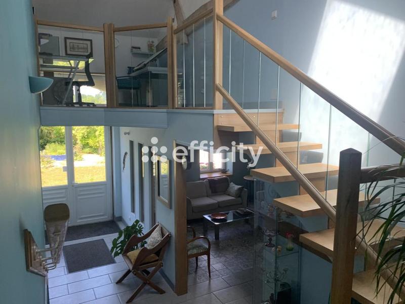 Maison - 220 m² - 7 pièces