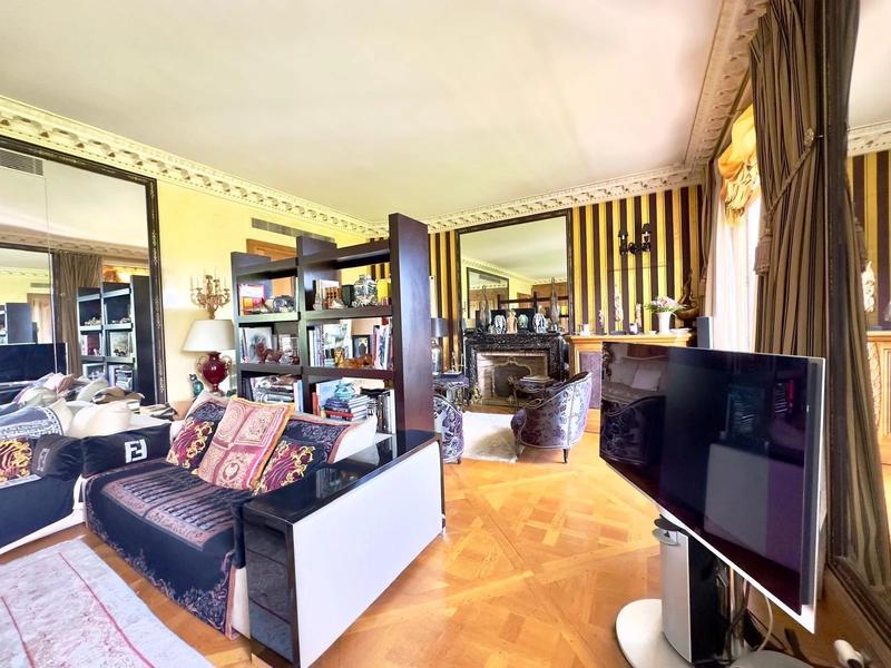 Appartement - 289 m² - 5 pièces