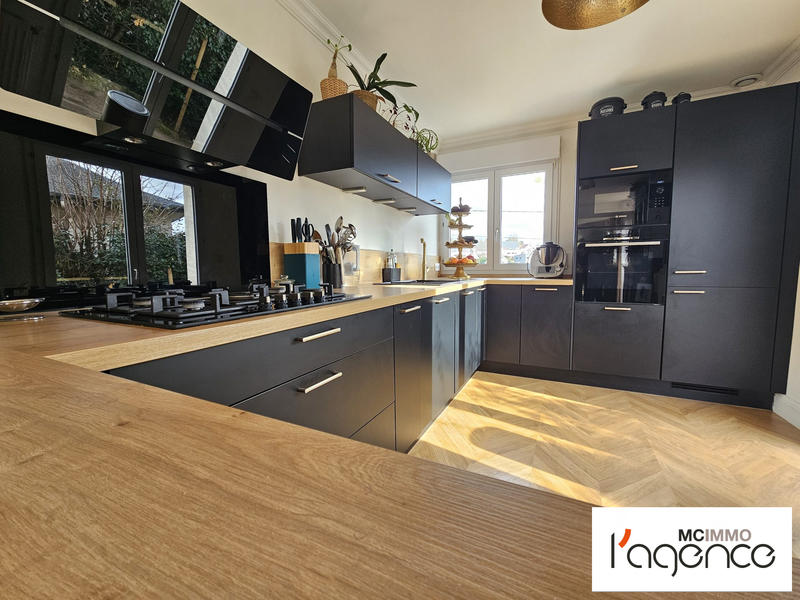 Maison - 145 m² - 7 pièces