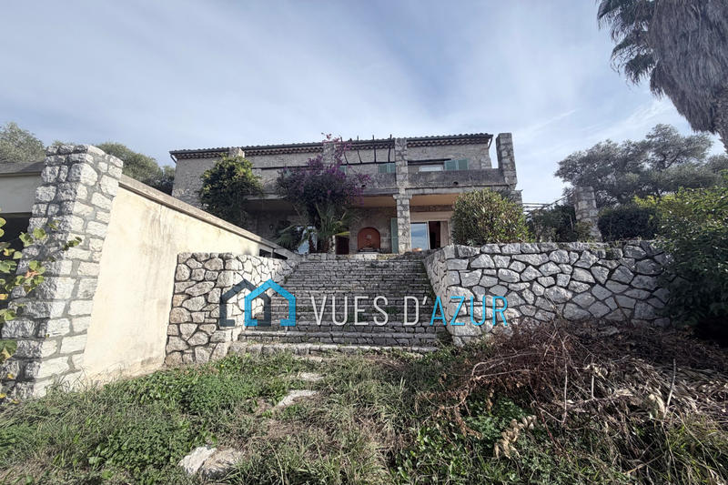 Maison - 205 m² - 5 pièces