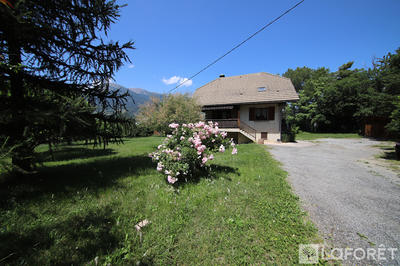 Maison - 180 m² - 6 pièces