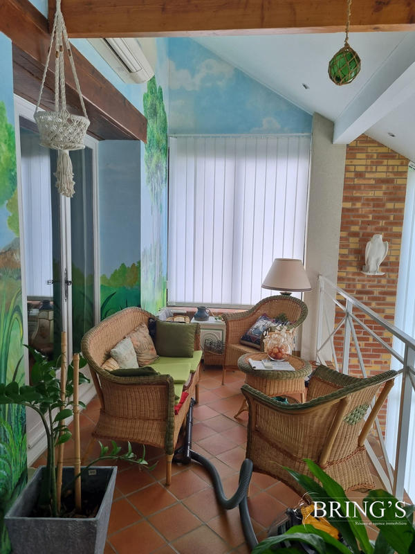 Maison contemporaine - 270 m² - 10 pièces