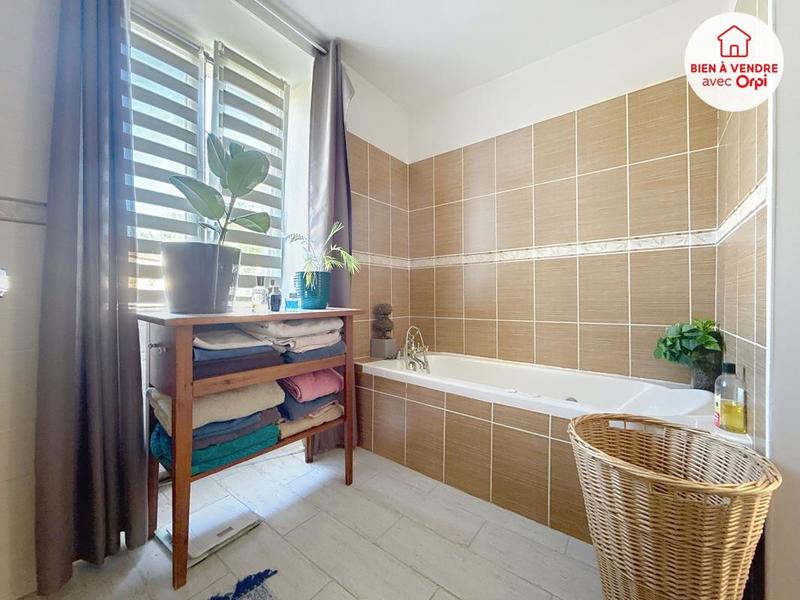 Maison en pierre - 210 m² - 7 pièces