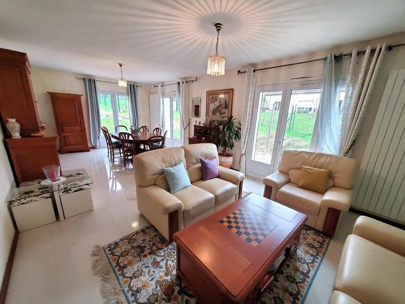 Maison - 236 m² - 10 pièces