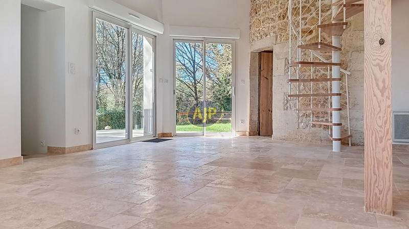 Demeure - 114 m² - 5 pièces