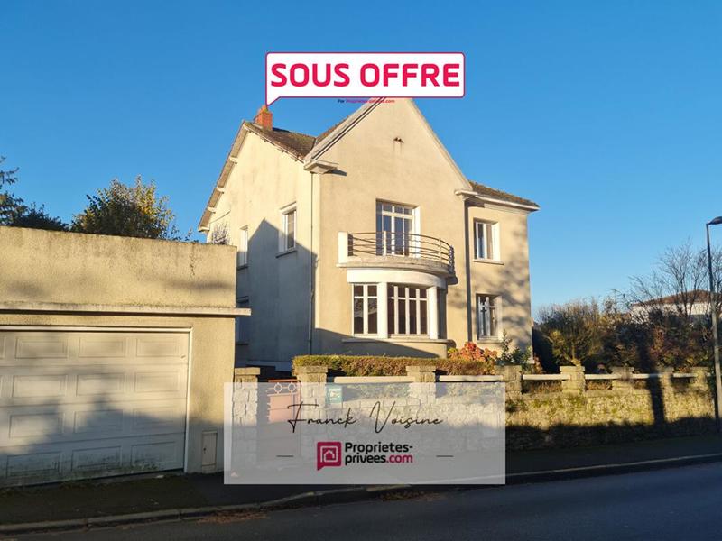 Maison - 212 m² - 8 pièces