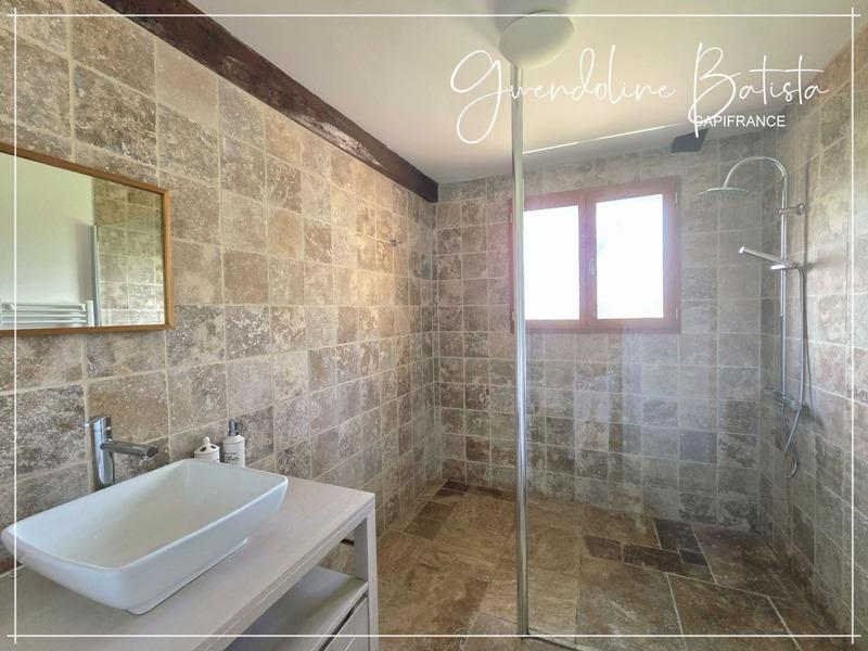 Propriété - 415 m² - 15 pièces