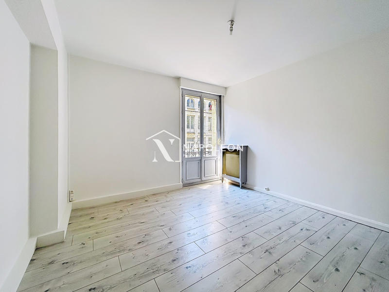 Appartement - 97 m² - 3 pièces