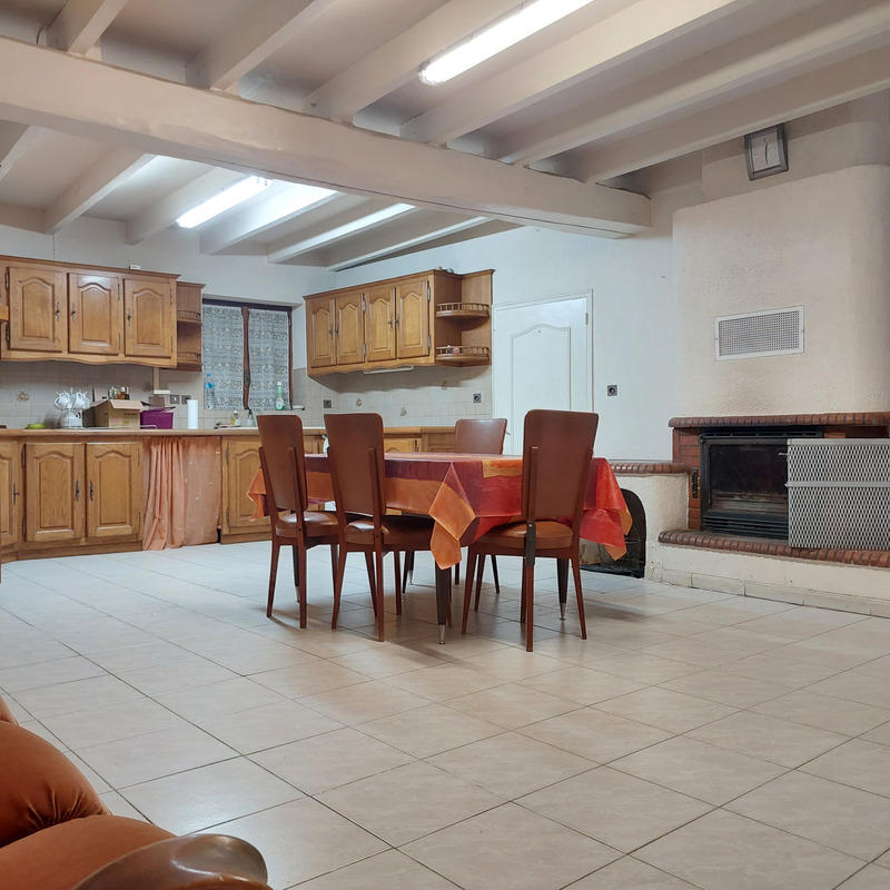 Maison - 140 m² - 8 pièces