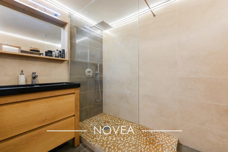 Maison traditionnelle - 141 m² - 6 pièces