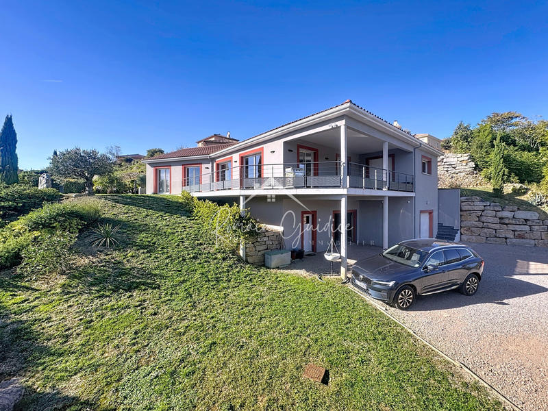 Villa - 140 m² - 5 pièces