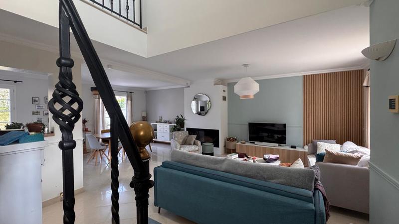 Maison - 140 m² - 6 pièces