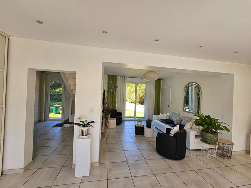 Maison - 185 m² - 6 pièces