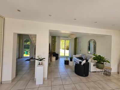 Maison - 185 m² - 6 pièces