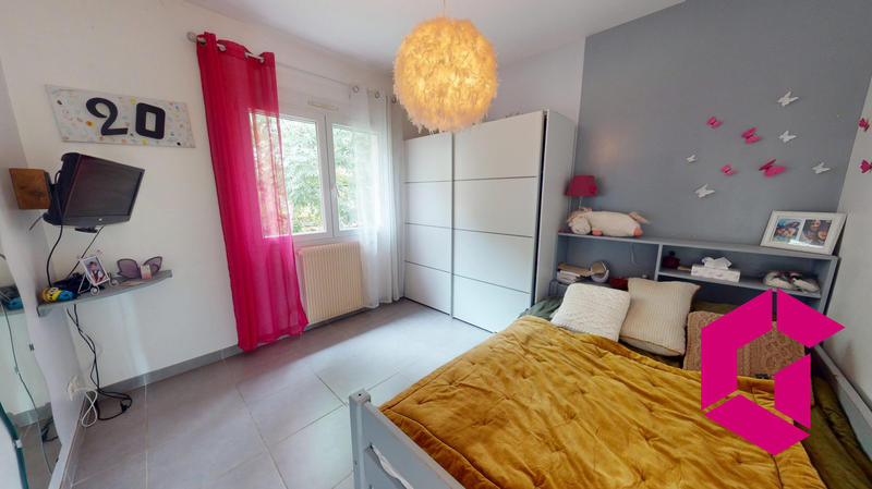 Maison - 182 m² - 8 pièces