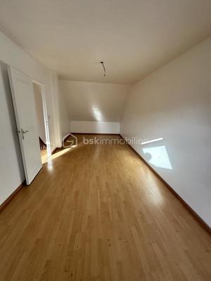 Maison traditionnelle - 92 m² - 5 pièces