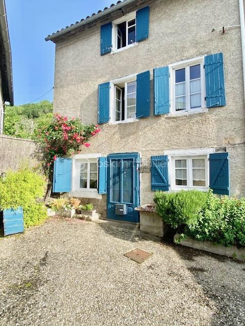 Maison de village - 105 m² - 4 pièces