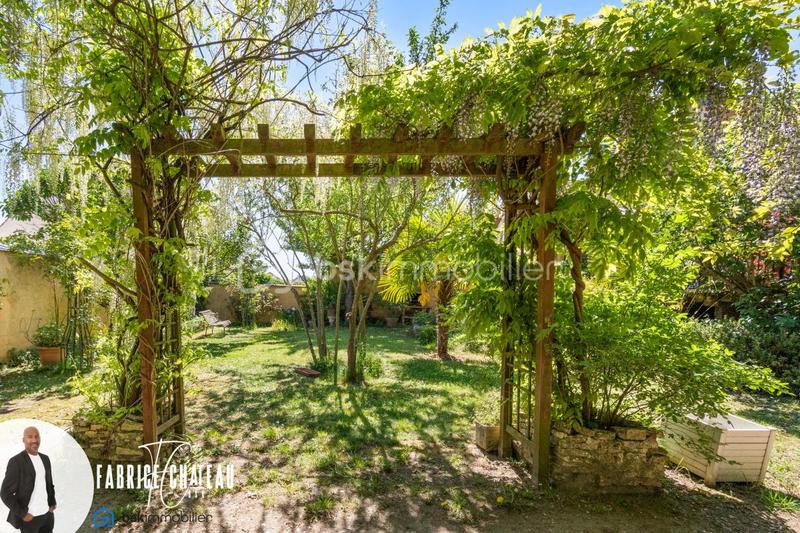 Maison - 212 m² - 8 pièces