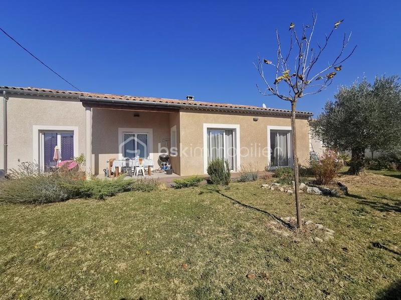 Maison traditionnelle - 97 m² - 4 pièces