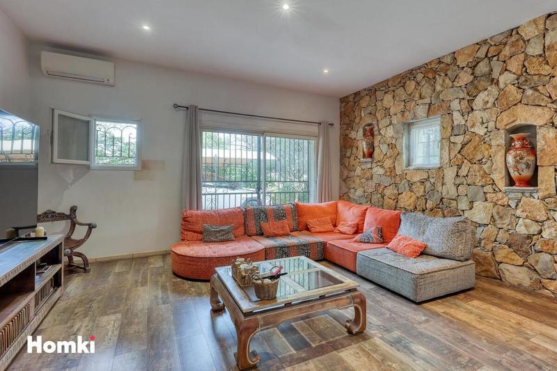 Villa - 209 m² - 6 pièces