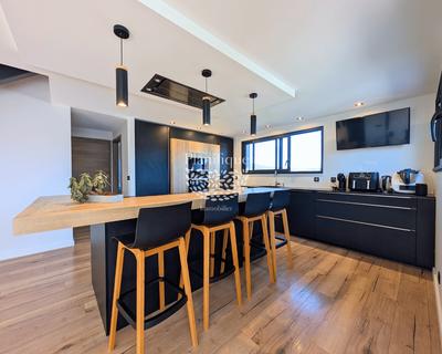 Maison - 194 m² - 5 pièces