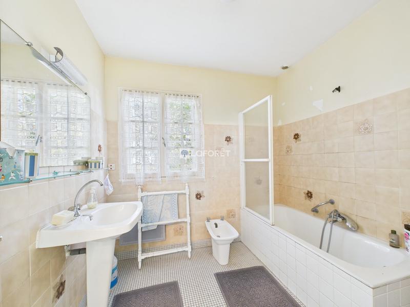 Maison traditionnelle - 138 m² - 6 pièces