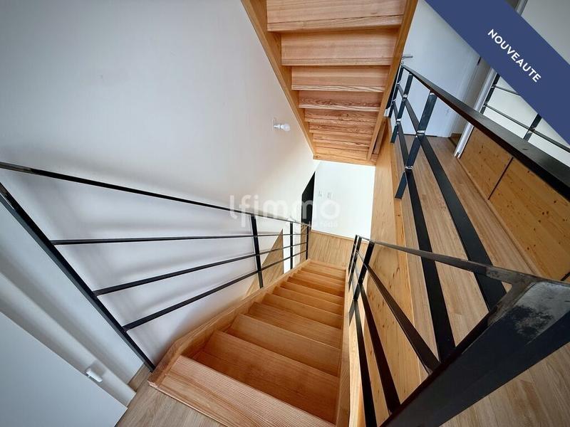 Loft - 121 m² - 5 pièces