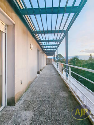 Appartement - 81 m² - 4 pièces