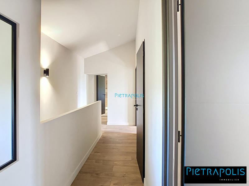 Maison - 180 m² - 7 pièces