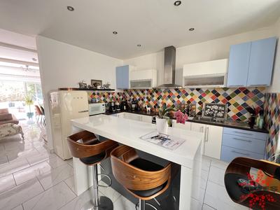 Maison - 177 m² - 6 pièces