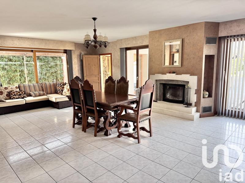 Maison - 276 m² - 8 pièces