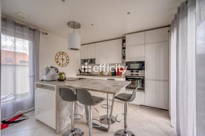 Maison - 110 m² - 4 pièces