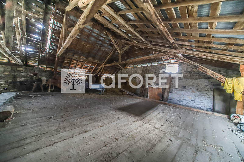 Maison - 550 m² - 12 pièces