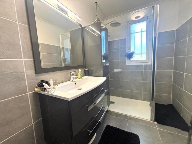 Villa - 90 m² - 4 pièces