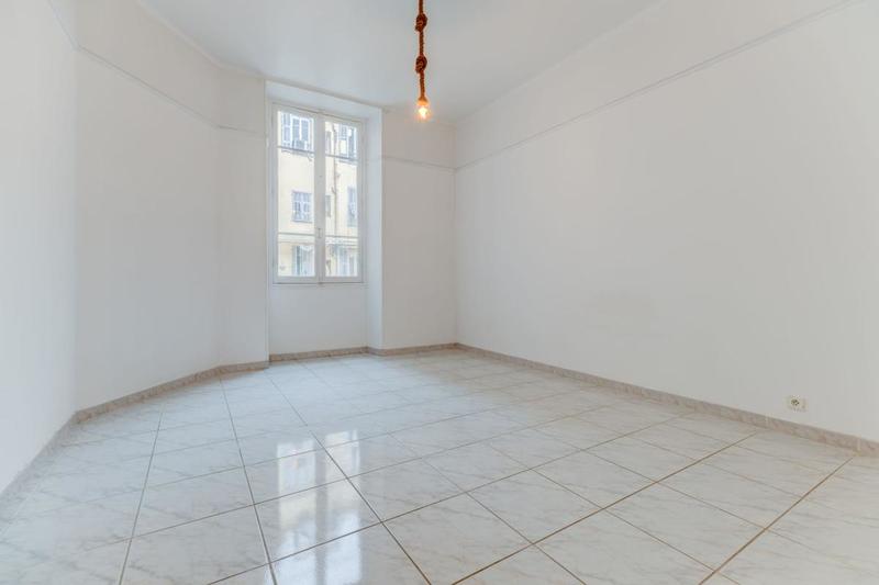 Appartement - 84 m² - 3 pièces