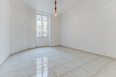 Appartement - 84 m² - 3 pièces
