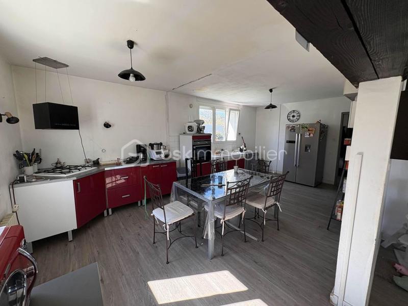 Maison - 178 m² - 8 pièces