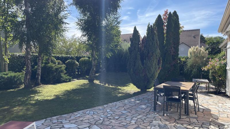 Maison - 202 m² - 7 pièces