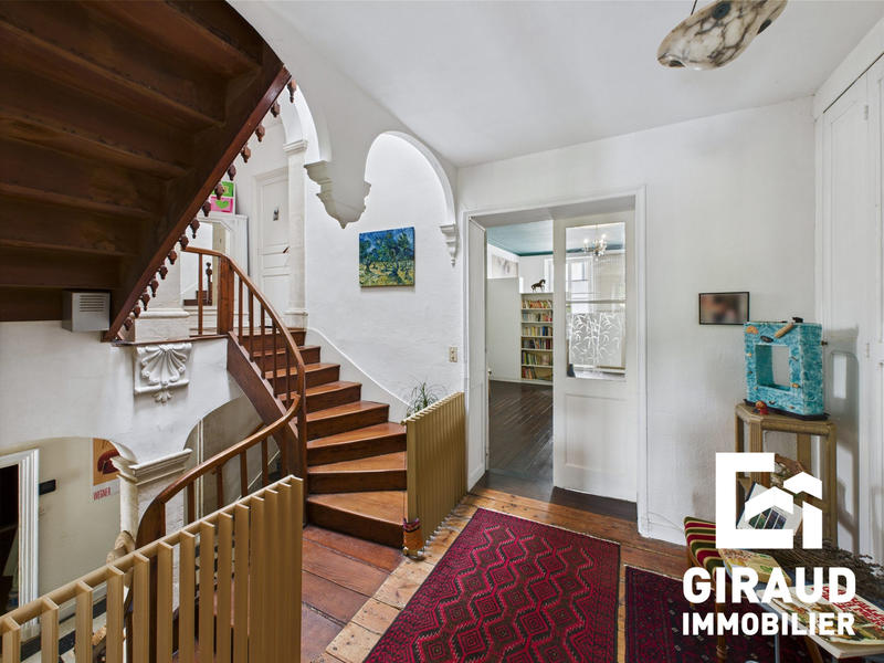 Maison ancienne - 305 m² - 6 pièces