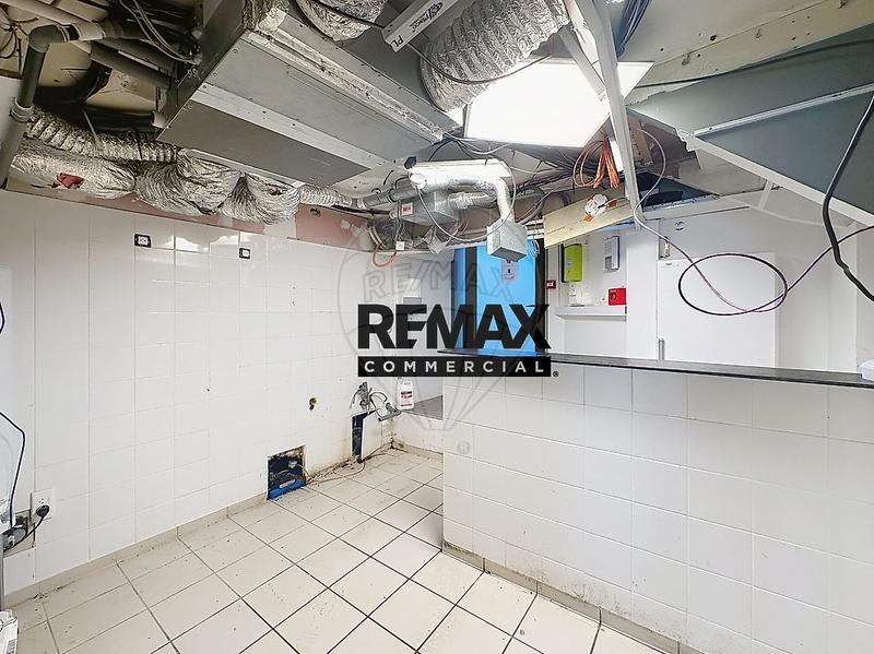 Local commercial - 166 m² - 3 pièces