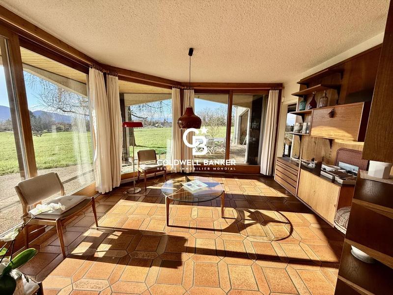 Maison - 250 m² - 7 pièces