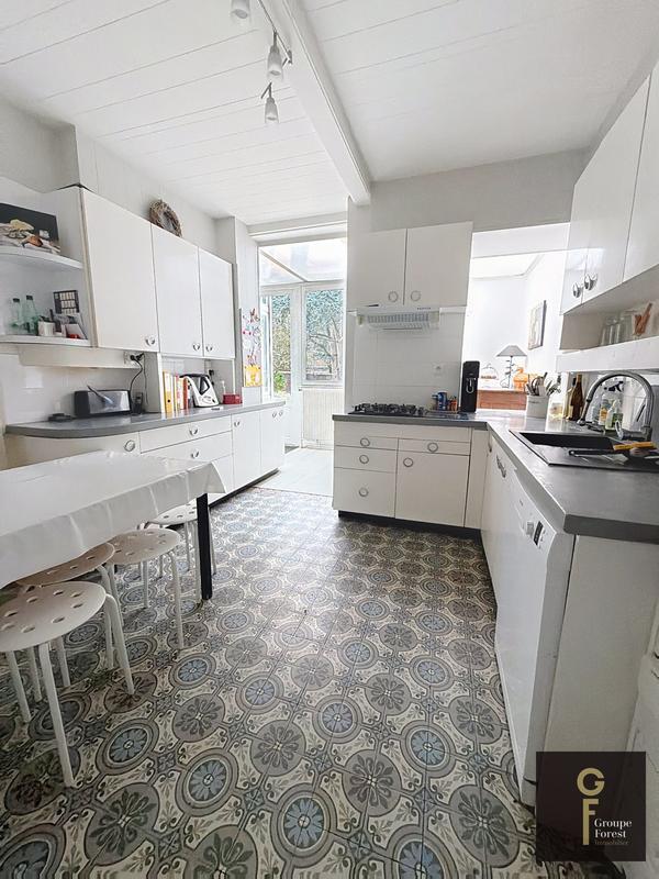 Maison - 306 m² - 10 pièces