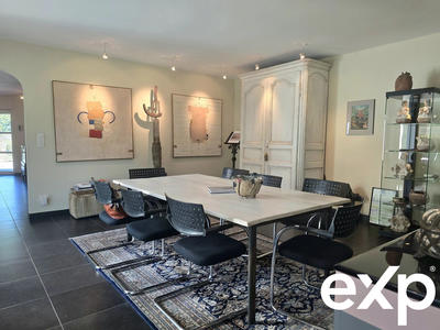 Maison contemporaine - 305 m² - 9 pièces