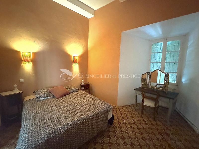 Maison de village - 200 m² - 9 pièces